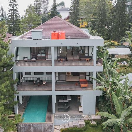 Green Forest Mountain View Villa Dago Infinity Pool Bandung Exterior photo